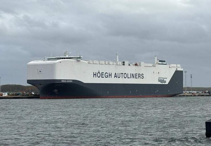 وحش البحار.. أكبر ناقلة سيارات فى العالم تستوعب أكثر من 9000 سيارة